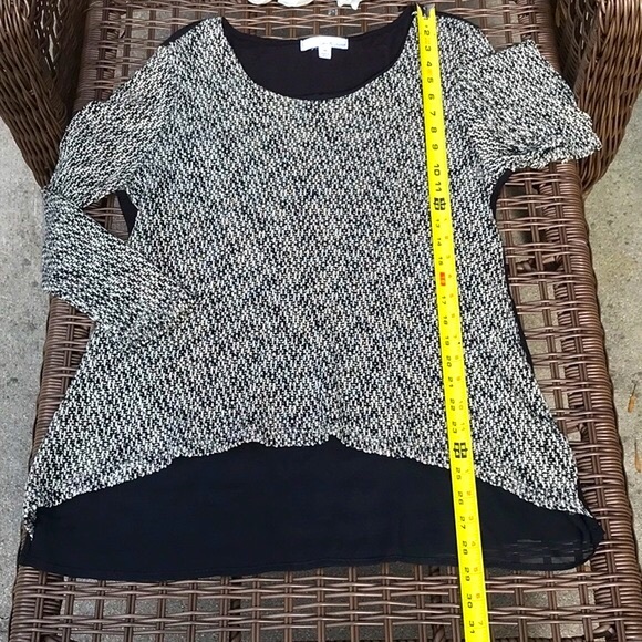 Lucy & Laurel Hi Lo Mixed Media Top - Picture 10 of 13